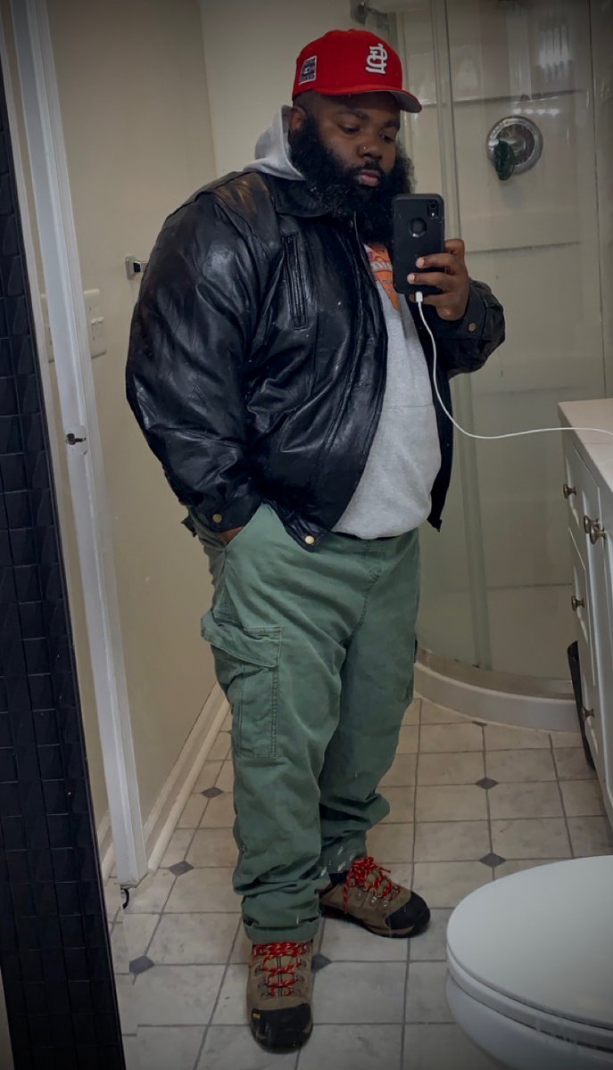 Starting 2025 with a good 2010 fit. This all Unc got for you 😂