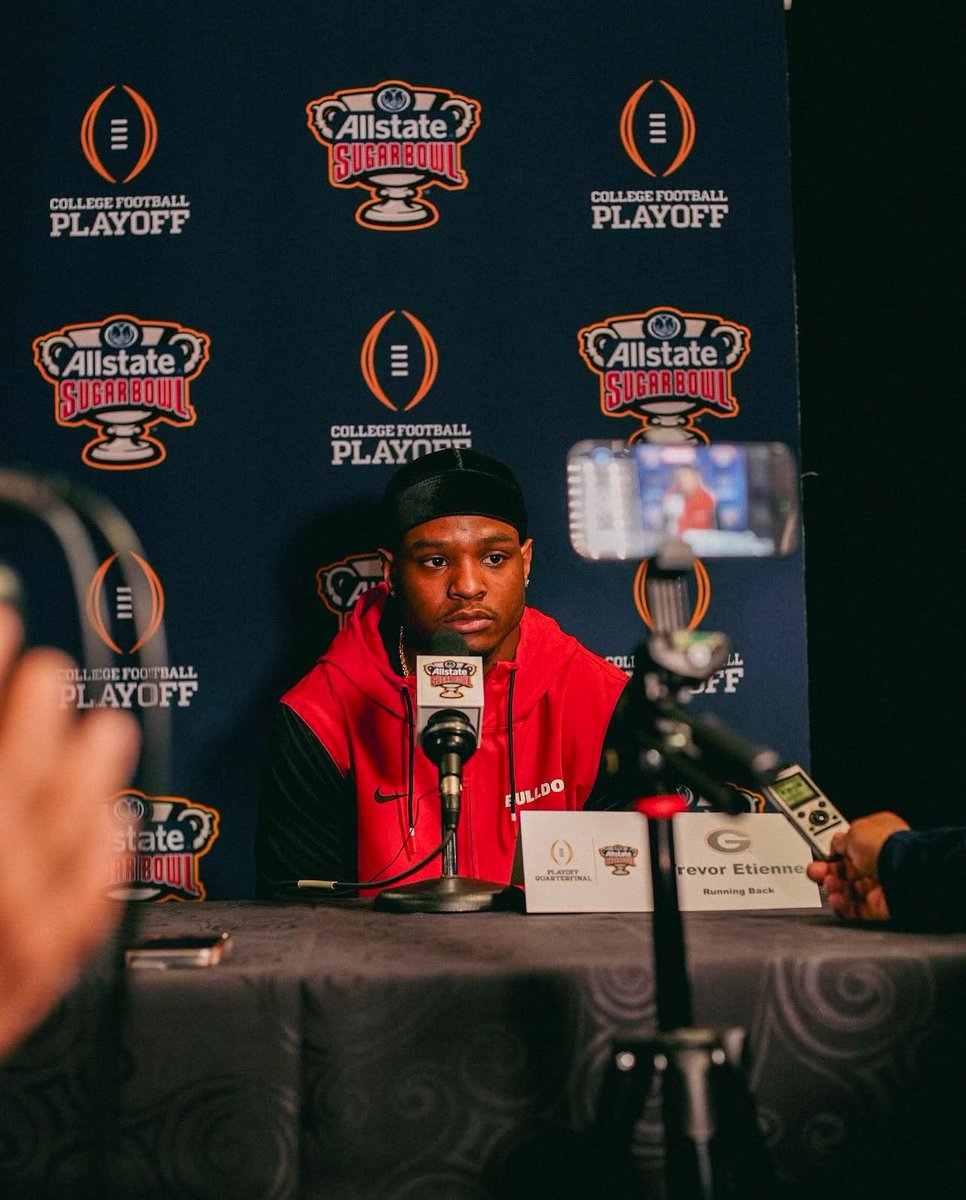 trillymoneyline's tweet image. Sugar Bowl Sweep 🧹
Riley Leonard O 11.5 RA/Ole Miss -2.5✅
Trevor Etienne O 17.5 Rec Yds✅
Trevor Etienne O 2.5 Receptions✅
Gunnar Stockton O 7.5 RA/Ole Miss -1✅
Jordan Faison O 31.5 Rec Yds✅
Cleared the board once again.
Drop a ❤️ if you tailed!