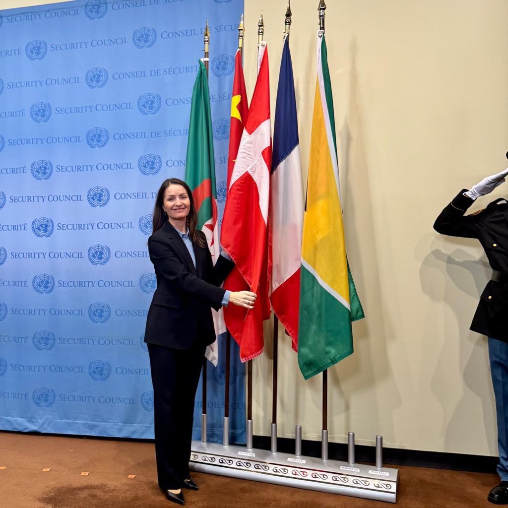 CMarkusLassen's tweet image. Today marked the first day of Denmark’s term on the #UN Security Council! We were honoured to raise 🇩🇰 in front of the SC chamber and look forward to serving together with the other newly elected members 🇬🇷 🇵🇦 🇸🇴 🇵🇰 ! Team Denmark is ready! 🇩🇰 🇺🇳