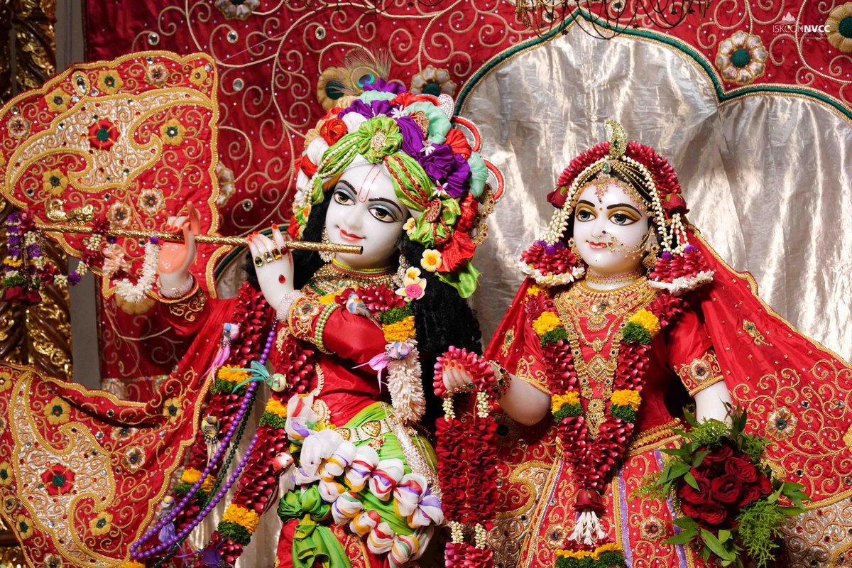 ISKCONPune's tweet photo. 🙏🏽Today's Darshan 📿 🗓03-01-2025🙏
🌷Sri Sri Radhavrindavanchandra🌷
🚩@ISKCONNVCCPune🚩
.
.
#ISKCONNVCC #ISKCONPune #ISKCONNVCCPune #ISKCON
#3rdjanuary #3rdjanuary2025 #Friday
#Harinaamsankirtan #Radheshyamdas #Radheradhe
#Sankirtan #Kirtan #Vrindavan #Mayapur #Prabhupada
#GVE https://t.co/xXc3k6FzyU