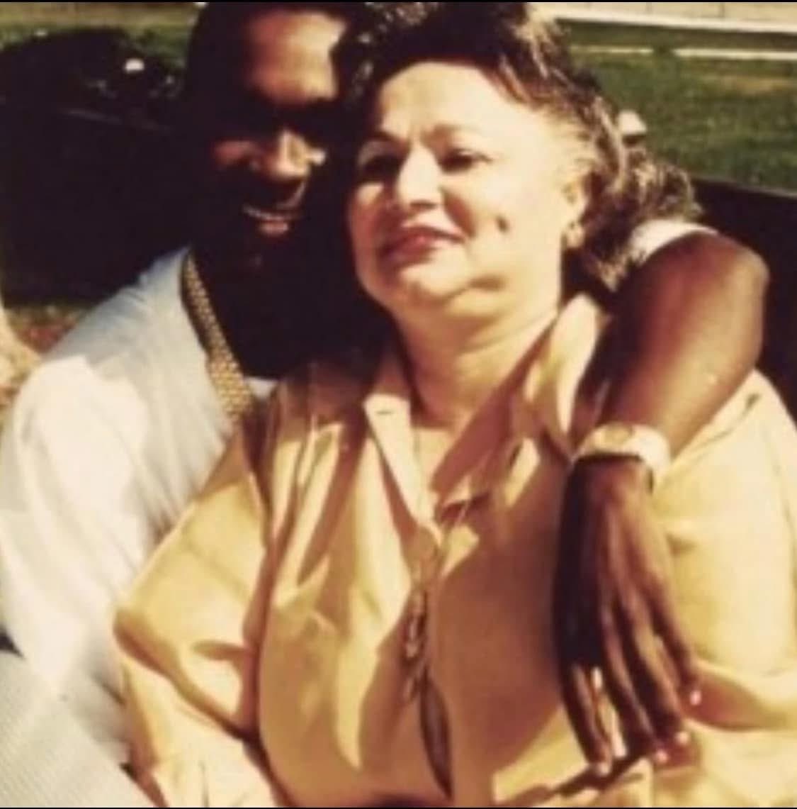 RealDeezyBrazy's tweet photo. Listen to Deezy Brazy- Griselda Blanco by Deezy Brazy #np on #SoundCloud 
https://t.co/9pVQiVGI3J https://t.co/OKMjjgYzBl