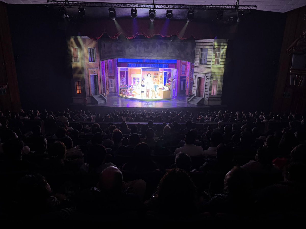 Gracias por acompañarnos!!!
La primera del año !!!
Los esperamos mañana a las 8:30 PM!
“La Tiendita de los Horrores”
Teatro Hidalgo!