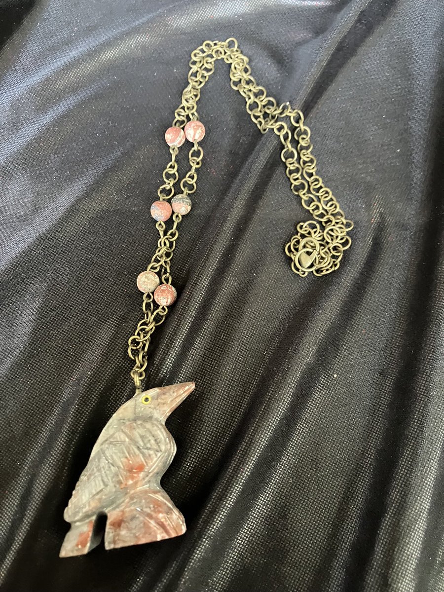 voxespopuli's tweet image. Just did a big ol’ restock on my Etsy! Lots of fun new jewelry, and my poetry zine is also still available. Check it out, sales would be really appreciated rn as work has been exceptionally slow!

genderrogueart.etsy.com

#NativeOwned #Jewelry #ShopSmall