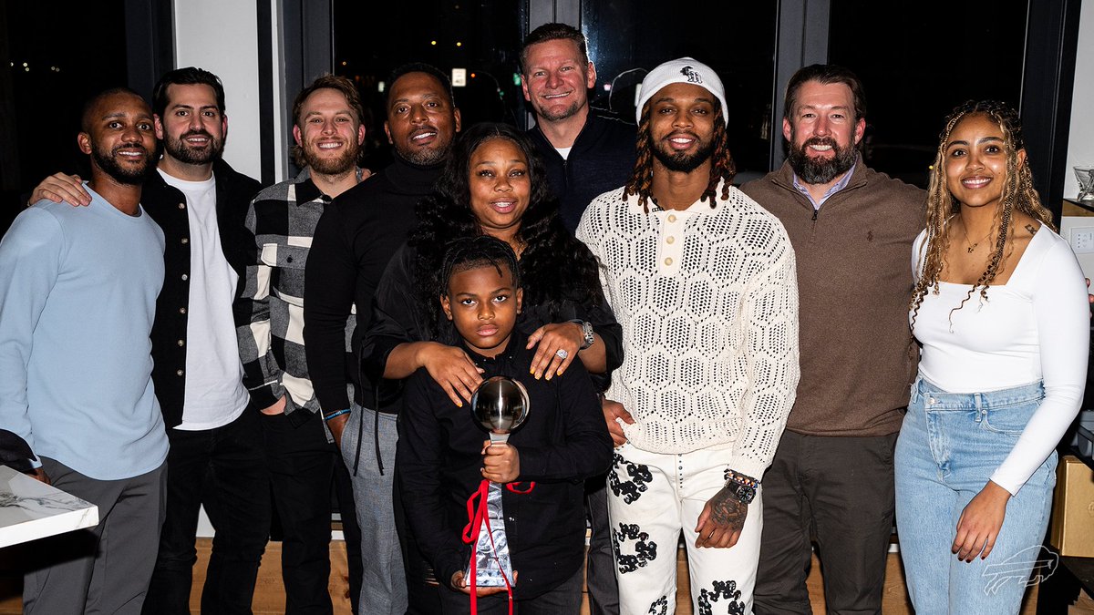 Buffalo Bills (@buffalobills) on Twitter photo Two years since Damar Hamlin experienced cardiac arrest.
To recognize the day, <a href="/HamlinIsland/">πππ¦ππ« πππ¦π₯π’π§</a> focused on honoring the training staff and surprised them by announcing a new Buffalo Heroes scholarship in their honor: bufbills.co/4gX9fMk Two years since Damar Hamlin experienced cardiac arrest.
To recognize the day, <a href="/HamlinIsland/">πππ¦ππ« πππ¦π₯π’π§</a> focused on honoring the training staff and surprised them by announcing a new Buffalo Heroes scholarship in their honor: bufbills.co/4gX9fMk