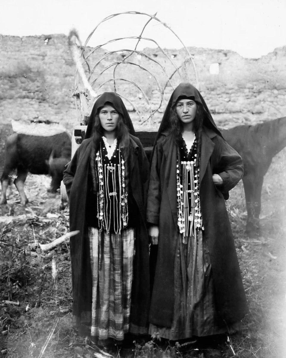 pancaucasus's tweet image. Tushetian women in traditional clothes. Georgia, 1920s.

The Tushetians or Tush, are a subgroup of Georgians who mainly live in Tusheti. Tsova Tushetians speak the Tsova Tushetian language and Chagma Tushetians speak the Chagma Tushetian dialect of Georgian.