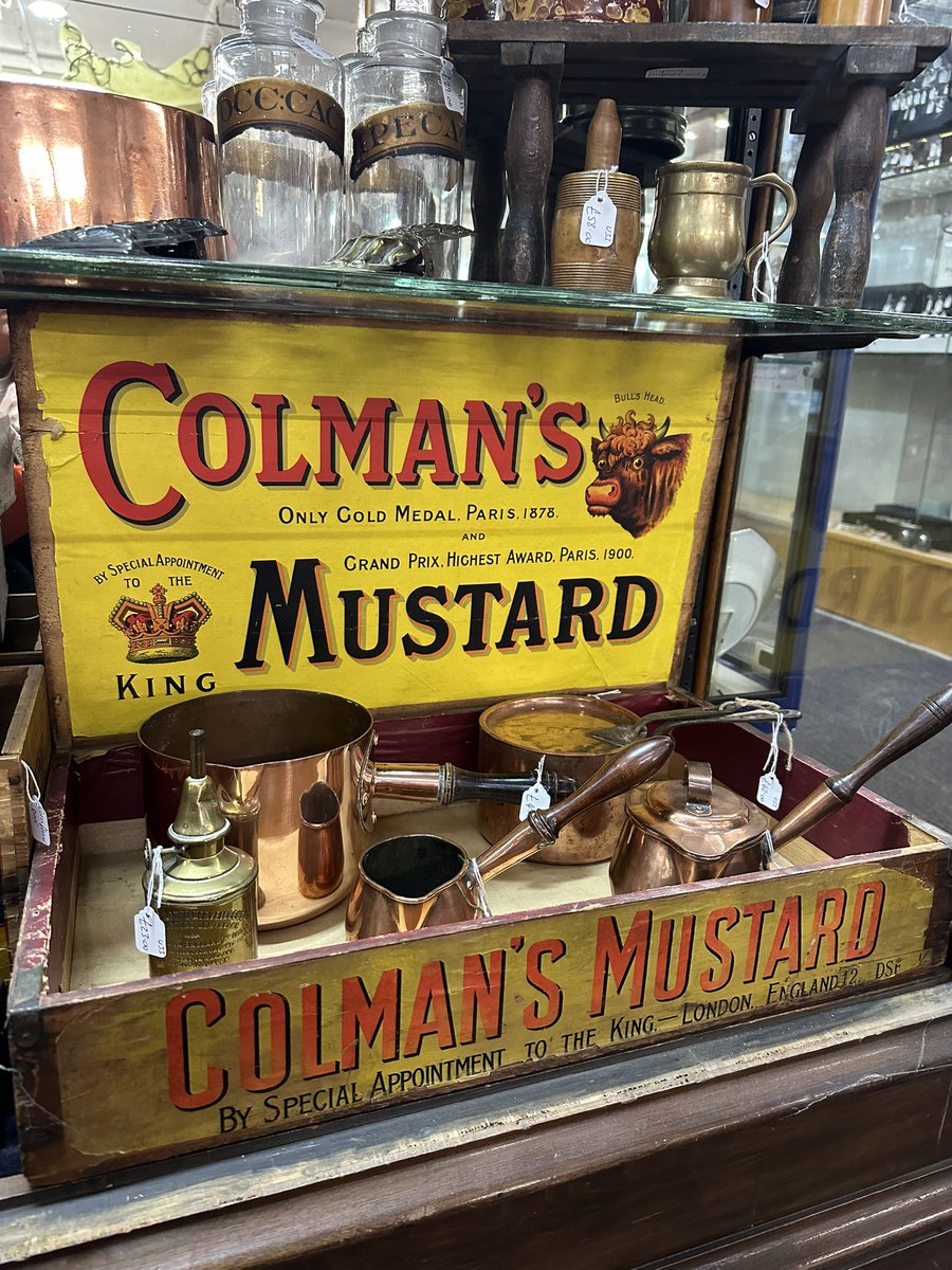 astraantiques's tweet photo. Good morning,we are back to our usual hours of 10-5pm so pop along and say hello. #astraantiquescentre #hemswell #Lincolnshire #antiques #vintageadvertising #colmans #colmansmustard #colmansmustardbox #counterdisplay #shopdisplay https://t.co/4JRRFlkwu0