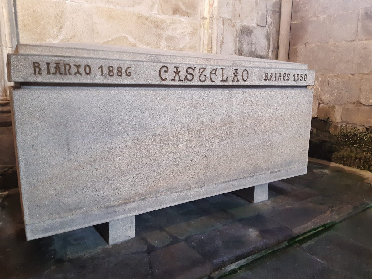 RTVEGalicia's tweet photo. 📻ANO CASTELAO | Este martes cúmprense 75  anos da súa morte no exilio en Bos Aires

A partir das 13.40 @cruzparlam lembra a súa figura coa axuda do presidente da @Fund_Castelao, Miguel Anxo Seixas e do arquivo de @RTVEGalicia 

#AnoCastelao

En 👉 @rne https://t.co/XGqRw0ysCx https://t.co/BtwmXZmpGh
