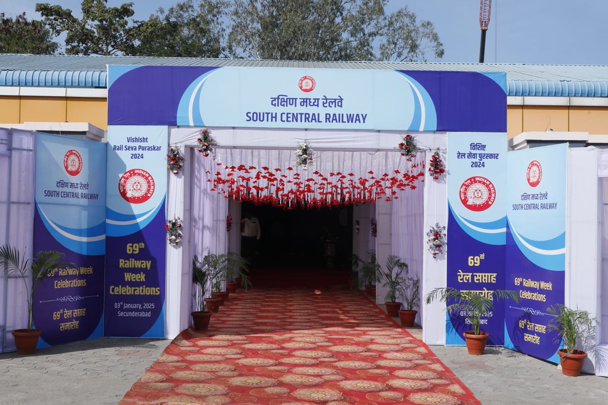 SCRailwayIndia's tweet photo. Stage set for the 69th Railway Week celebrations of South Central Railway to be held today at Rail Kalarang, Bhoiguda
@arunjainir
#Railwayweek #IndianRailways https://t.co/9fRGeY6ns9