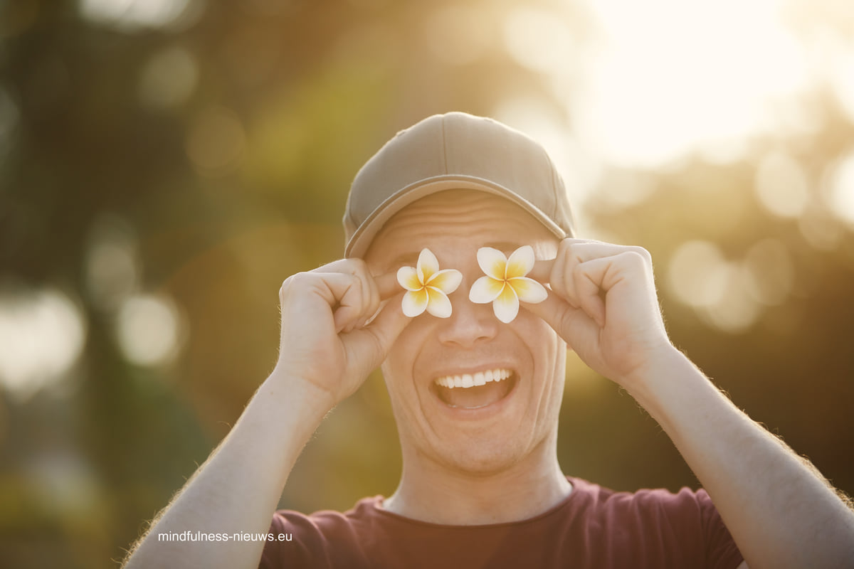 De 4 basis-ingrediënten van Geluk: 4 tips om gelukkig te worden. Eenvoudige zaken die een wereld van verschil maken voor je mindset rfr.bz/taa5e42
 #mindfulnesstips #zen #mindfulliving #geluk