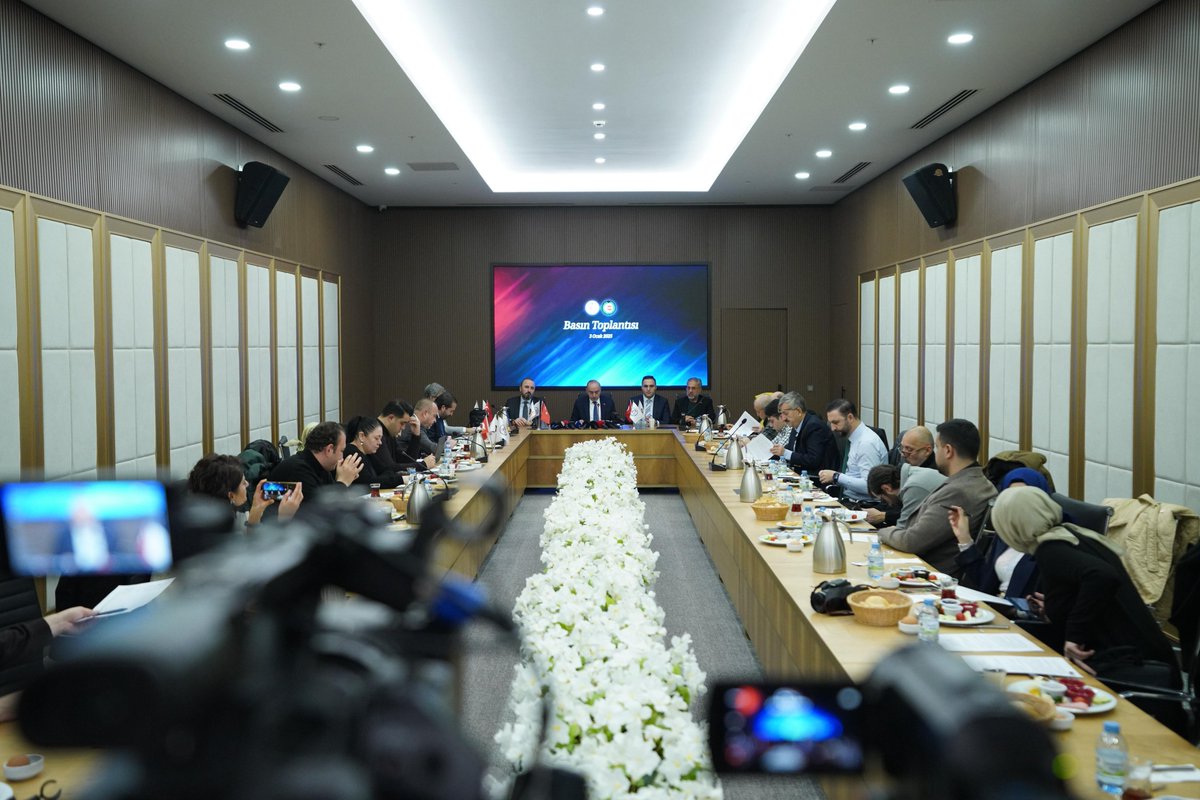 GENEL BAŞKAN SERT, BASIN MENSUPLARIYLA BİR ARAYA GELDİ

SERT:
“2024 YILI ÇALIŞMA HAYATI VE İŞÇİLERİMİZ İÇİN ZORLU GEÇEN BİR YIL OLDU”
“ASGARİ ÜCRETTE EMEĞİN HAKKINI KORUYABİLECEK, REFAH SAĞLAYABİLECEK BİR ARTIŞ OLMADI, ARA ZAM YAPILMASI GEREKİYOR”
“KÇP MASASINDA ÇOK BÜYÜK, ÇOK