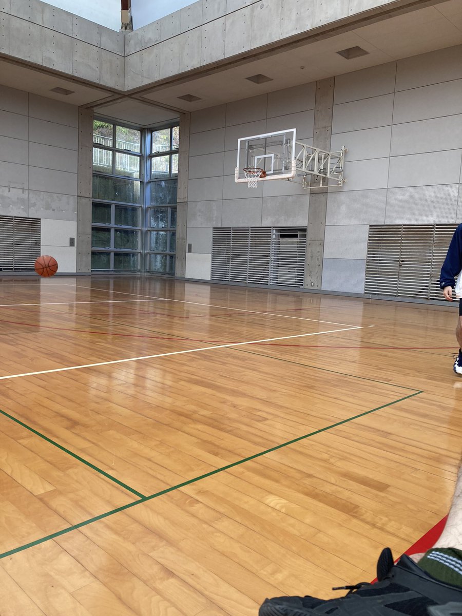 NN_gawdog's tweet photo. 母校でバスケ🏀 https://t.co/CjNS4Qcdpb