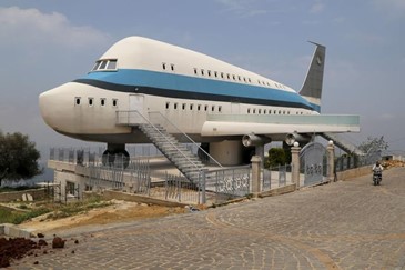 The Airplane House in Miziara Lebanon. Two story house with 60 window. Designed in the shape of an Airbus A380:  it stands out as a unique and quirky piece of architecture. #realestate #redondobeach