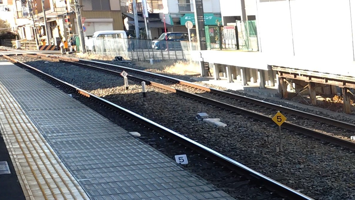 Chibitetu11633F's tweet photo. 東武アーバンパークライン藤の牛島駅の上り線に5両の停車目標が現れました!他の駅でも現れるかも... https://t.co/0kxJDK0ZoY