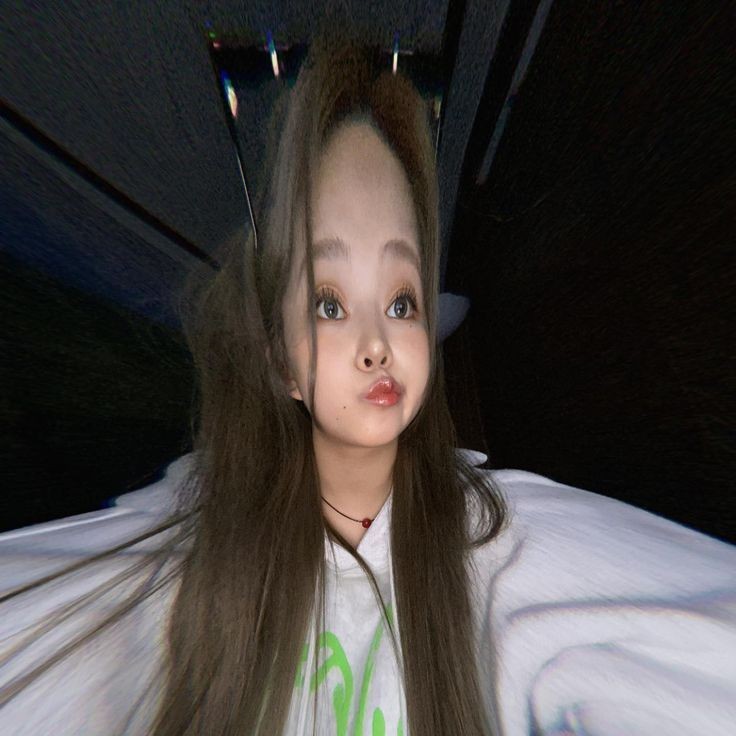 CHECHE 채채 tweet media