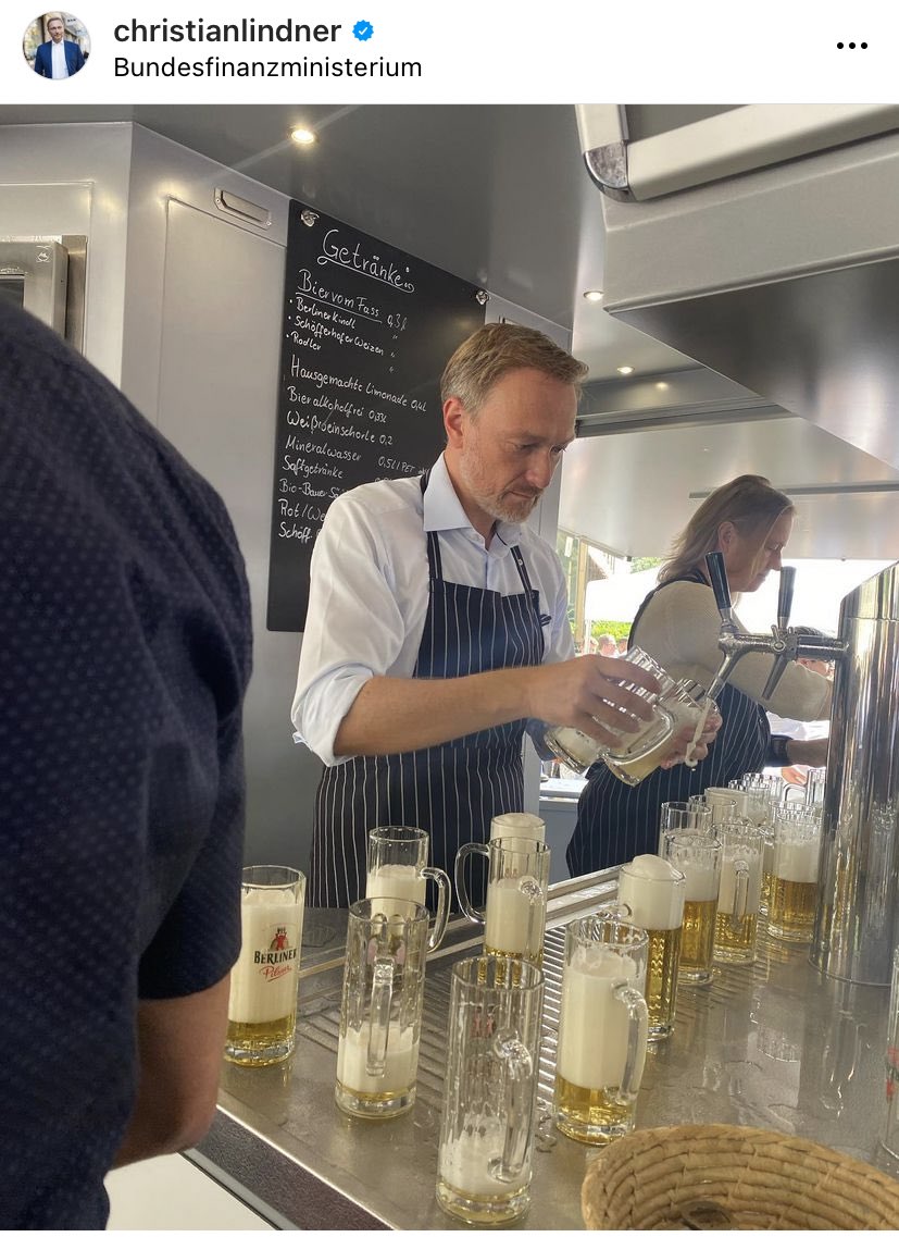 AMazzeppa's tweet photo. @c_lindner @fdp BTC ist ein Schneeballsystem!
Suchen sie sich einen Job, der ihren Fähigkeiten entspricht und weniger Schaden anrichtet .
Finger weg von der Wirtschaft.
#Moomax https://t.co/jlEEPfd1Hd