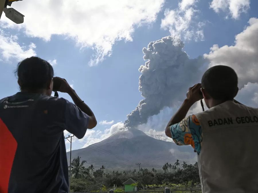 kallinikos1980's tweet image. Artikel terbaru di jurnal Nature memberi tahu kita agar mempersiapkan diri menghadapi momen yang pasti ketika letusan seperti Tambora akan terjadi lagi. Iklim hangat yang baru akan memperbesar konsekuensinya. Dunia belum siap.
#eruption #volcanology #tambora