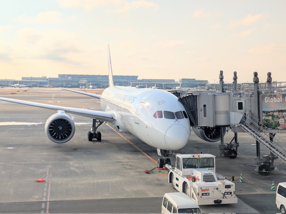 zenji_78's tweet photo. JAL 119便
羽田→伊丹 https://t.co/wqUWFbPq6F
