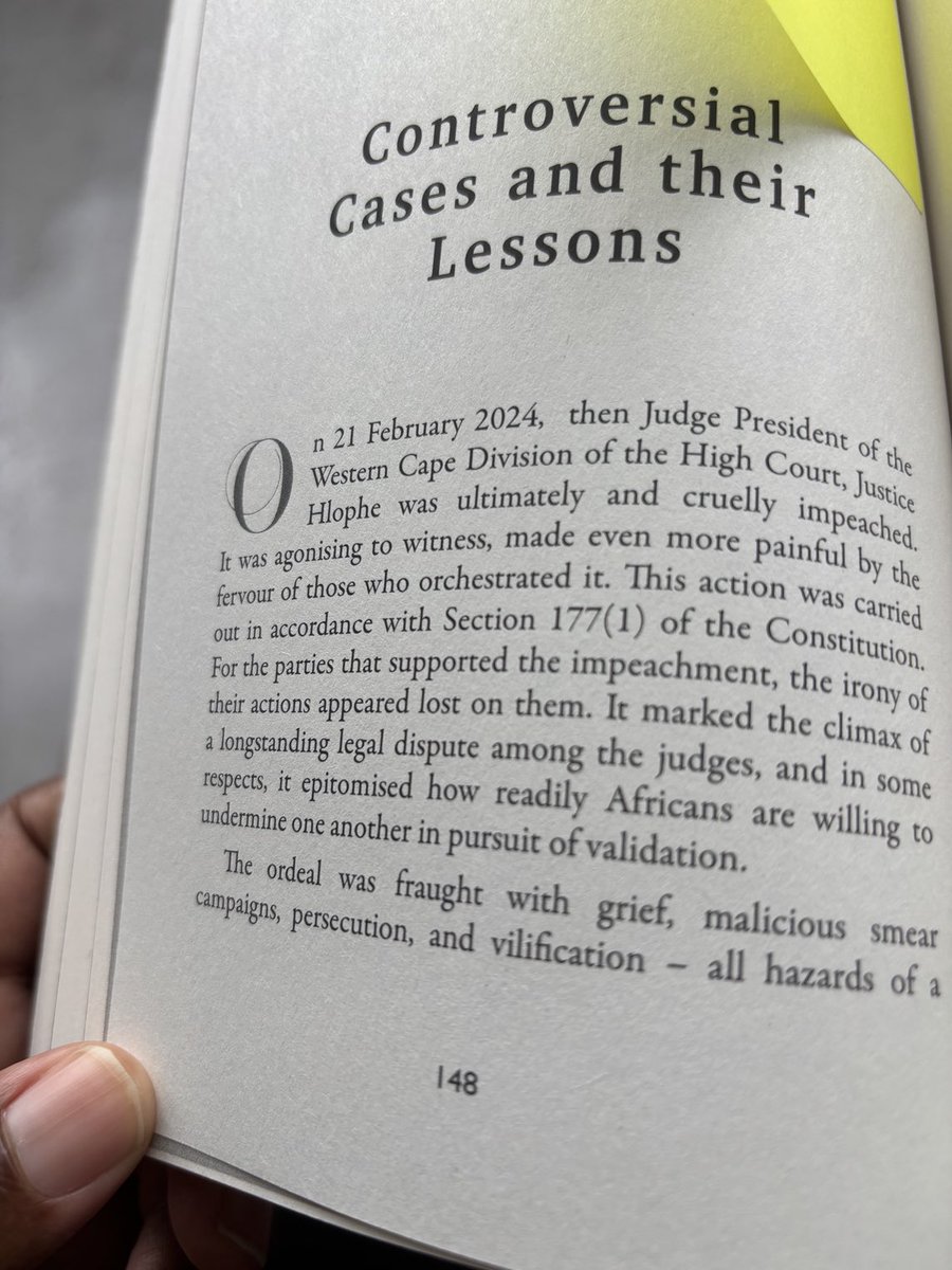 ArtistSenzeni's tweet image. We are moving Mboma KaMqhele ! I just got reminded on why I love books . Flipping the pages is so satisfying! Here to book 1 of 60 I intend to read this year ! Yes there is time . Hour before start of day hour before sleep ! #booksonX