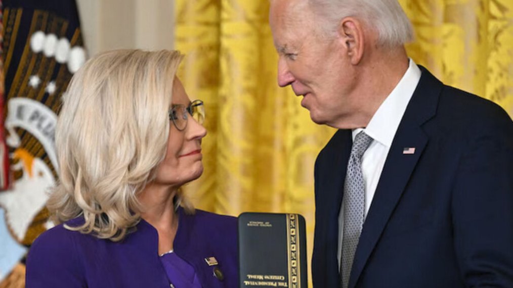 JoshEakle's tweet photo. This woman has more courage, principle, moral commitment, and decency than the entire Republican Caucus combined. 

That's why they hate her. https://t.co/enybhRSqCu