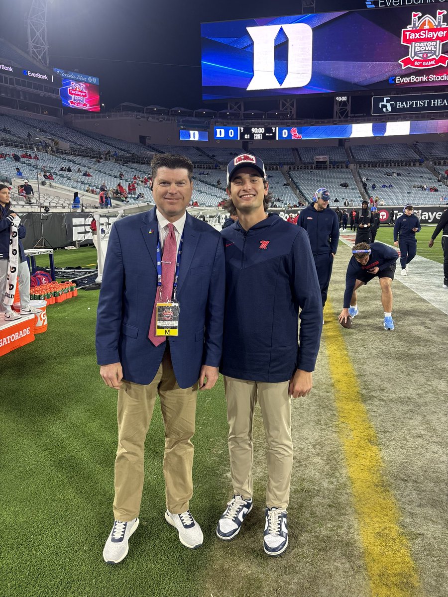 Appreciate you letting me get a picture <a href="/BradLoganCOTE/">Brad Logan</a>. You’re the goat, Breaking Brad