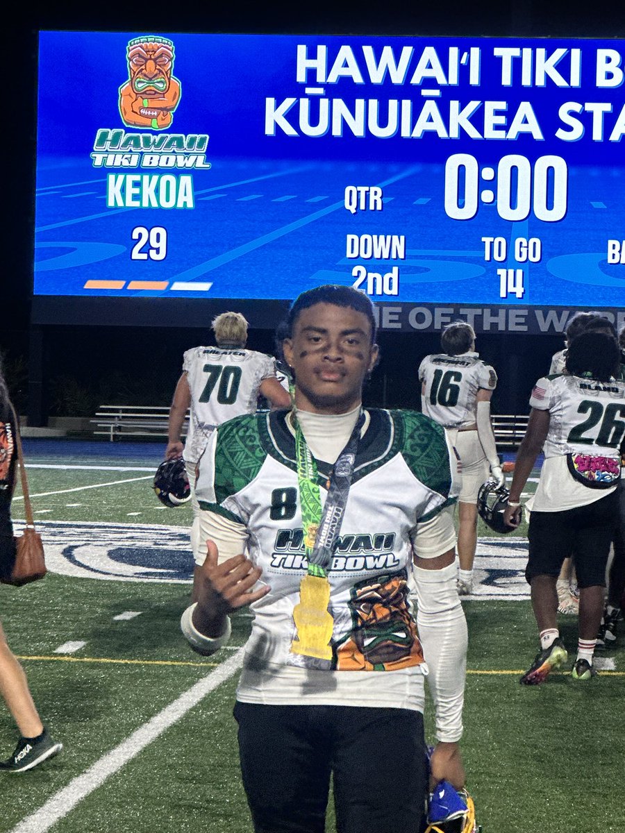 lukelahicks8's tweet image. Blessings from the man above to be able to participate in the @HawaiiTikiBowl . Thank you to @FillippSAU & for this memorable opportunity. ag2G🙏🏽
@Kaimuki_Fb @xTheDPGx @CoachMoses_PAD @iminlii @ADYoshikawa @Coach_Taura