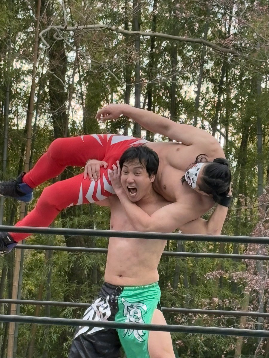 banjo_si's tweet photo. 2025 1.3 相原プロレス
今年初観戦は極寒のフォレストリング相原
#慎吾 #藤原ライオン vs 
#セレジェイラ　#外崎幸作
#シンゴ・相原 vs #ホラちゃん

#石川プロレス の #兼平大介 も挨拶！

#ATEAM_WEW
#相原プロレス
 #mbpw 
#マジックボックス
#Milgracias https://t.co/tD6e352D6f
