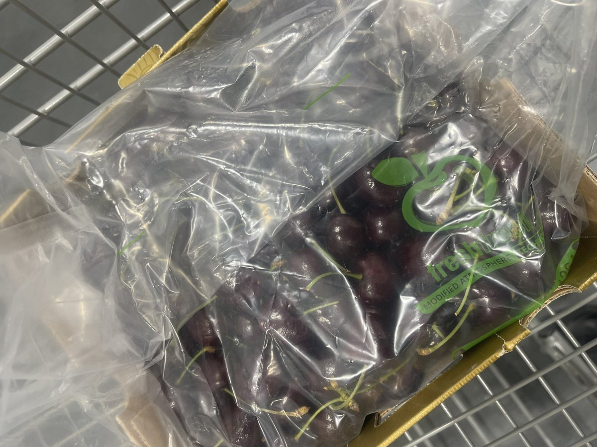 福利姬肉肉滴姐姐分享的黄推图片2 - 网红私拍内容