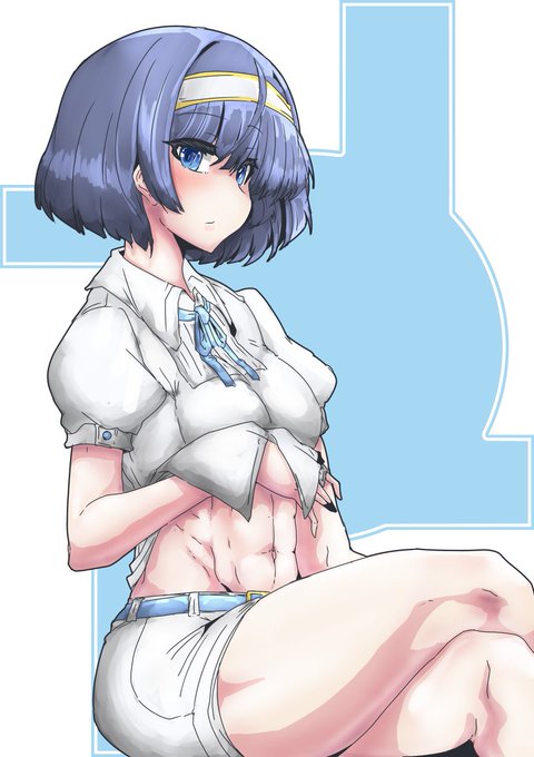 今日の日課は上着たくし上げ腹筋バキバキ部つづみさんです 