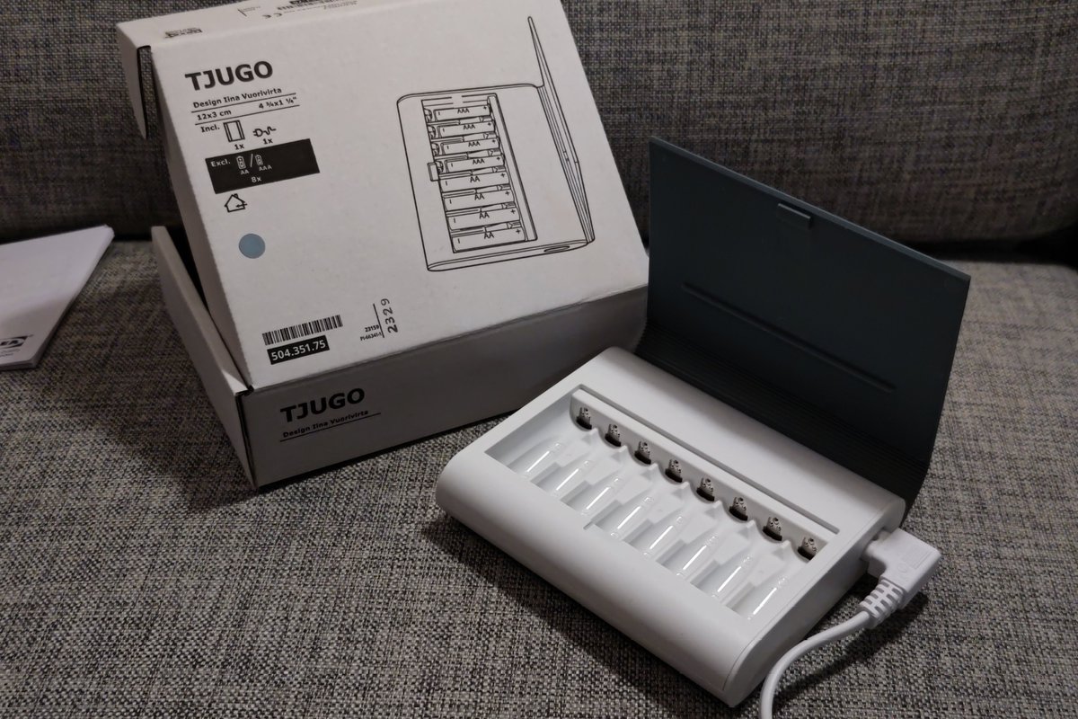 ながに tweet media