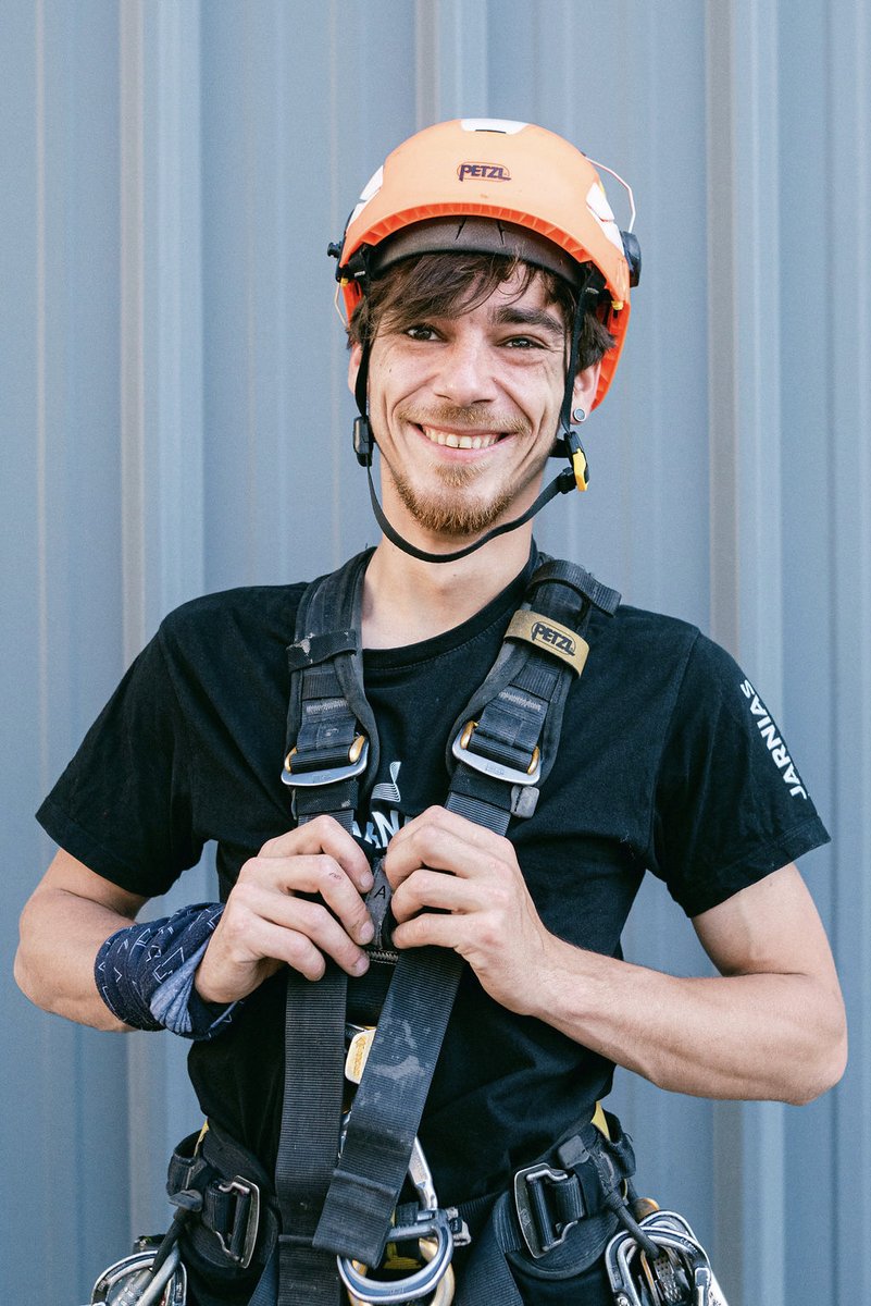 Groupe Jarnias (@groupe_jarnias) on Twitter photo À 27 ans, Corentin, aujourd’hui Team Leader N2, incarne parfaitement ce que représente JARNIAS : progression, expertise et esprit d’équipe. Il n’a cessé de gravir les échelons, en seulement quelques années.
#cordistes #travauxenhauteur #Jarnias À 27 ans, Corentin, aujourd’hui Team Leader N2, incarne parfaitement ce que représente JARNIAS : progression, expertise et esprit d’équipe. Il n’a cessé de gravir les échelons, en seulement quelques années.
#cordistes #travauxenhauteur #Jarnias