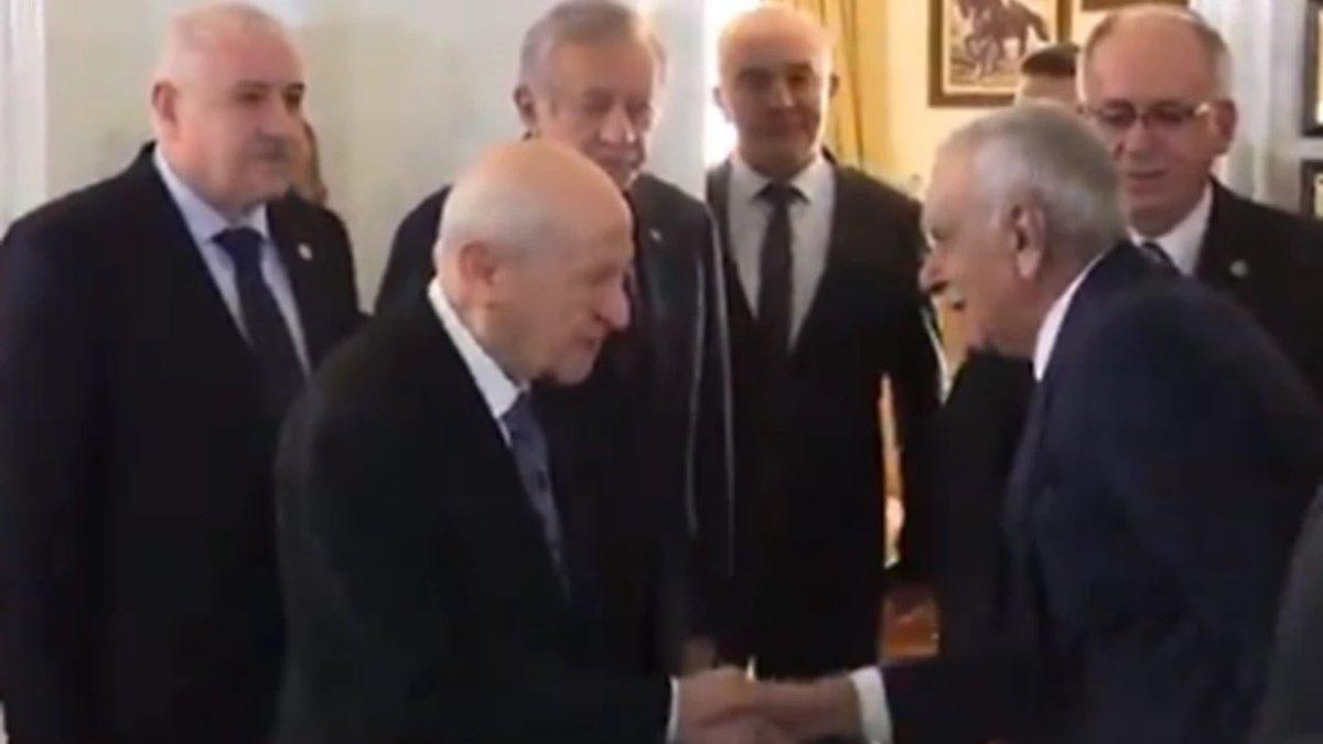 MHanefiGuler's tweet photo. 20025 yılı olumlu ve iyimser bir süreç ile resmen başladı: 🧿

DEM Parti-TBMM Başkanı Numan Kurtulmuş ve MHP lideri Devlet Bahçeli görüşmesine,

Tarihi bir görüşme olmak ile birlikte,

Ciddi Toplumsal destek ile de daha  kıymetli hale gelmeye başlamıştır.

Kendi kendimize harekete geçmedikçe asla özgürlük,adalet ve eşitlik elde edemeyiz.