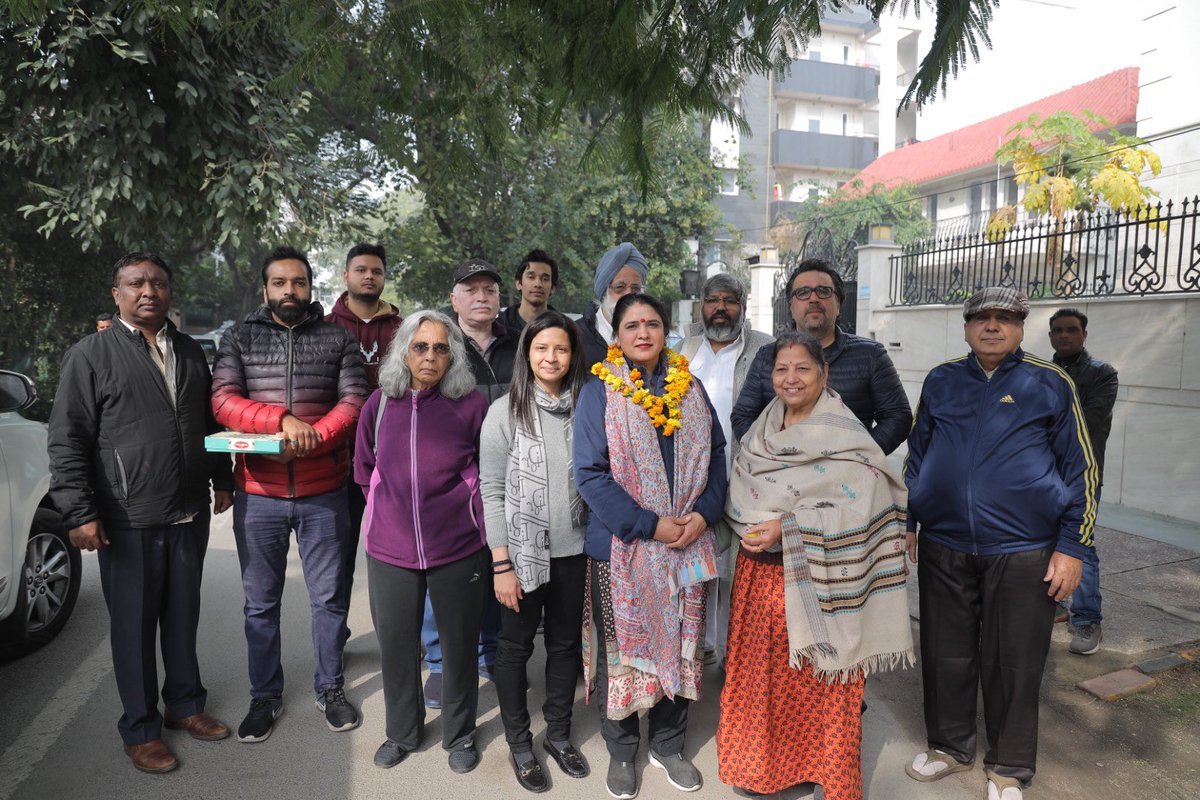 3 जनवरी 2025🗓️

आर.के. पुरम विधानसभा क्षेत्र के वसंत विहार ब्लॉक-बी के स्थानीय निवासियों के साथ मिलकर वहा के सीवर लाइंस और बैक लाइंस के निर्माण कार्य का उद्घाटन किया गया। 

#CornerMeetings #Vote4ParmilaTokas #ParmilaTokas4RKPuram 

@arvindkejriwal @aamaadmiparty @aapdelhi