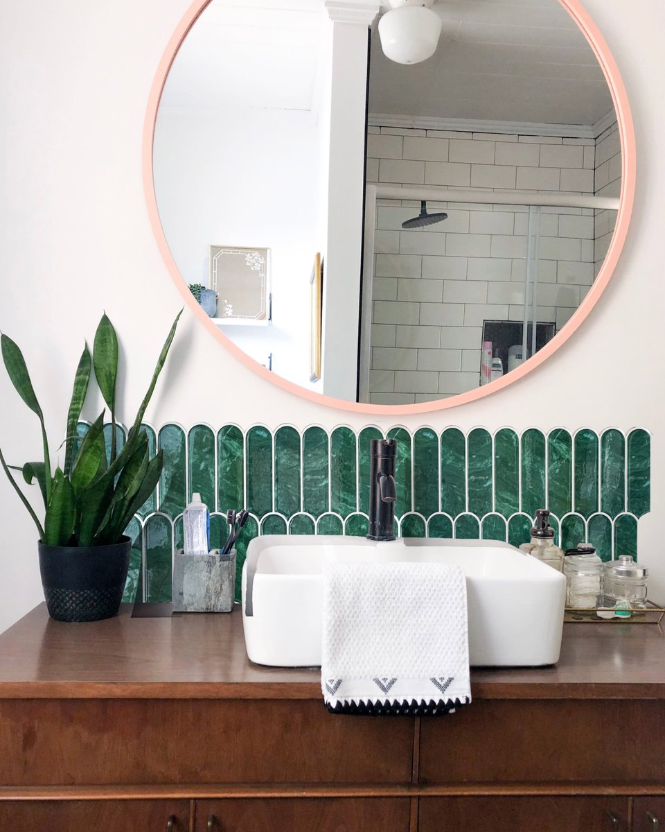 Fancyfix16015's tweet image. Dreaming of a new backsplash or accent wall? Get creative with our peel-and-stick tiles—easy to apply, durable, and oh-so-chic!
#fancyfix #PeelAndStickTile #DIYHomeDecor #HomeImprovementMadeEasy #TileTransformation #BudgetFriendlyDecor