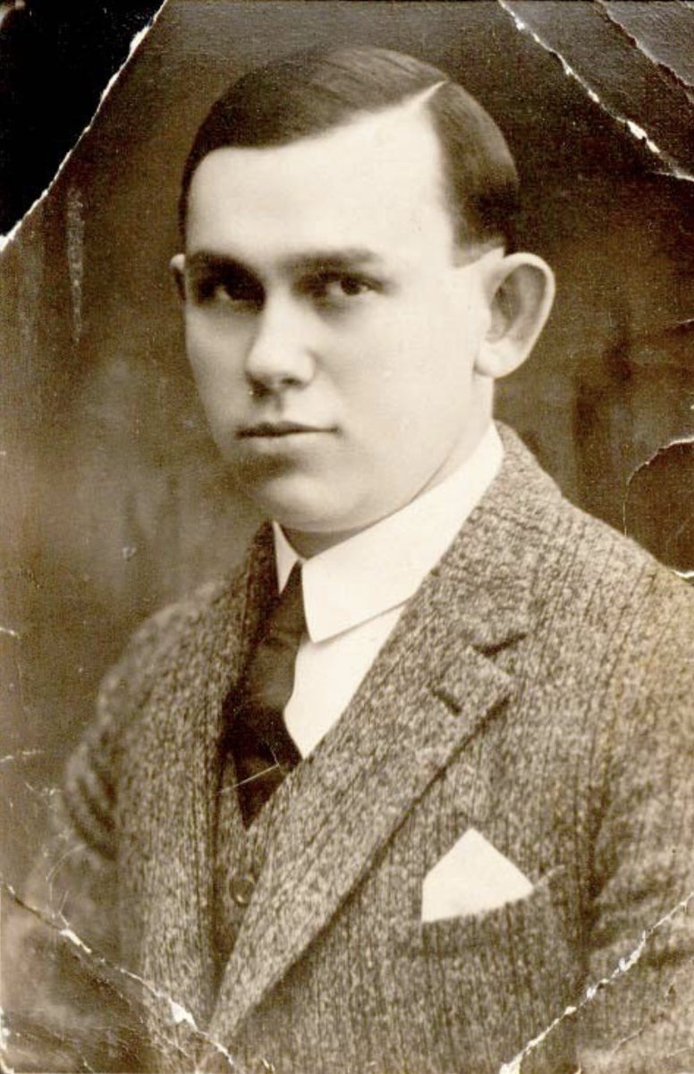 3 stycznia 1898 | W Kiskunfélegyháza urodził się węgierski Żyd Ferenc Schweiger. Kupiec. 

W 1944 r. został deportowany do #Auschwitz. Nie przeżył.