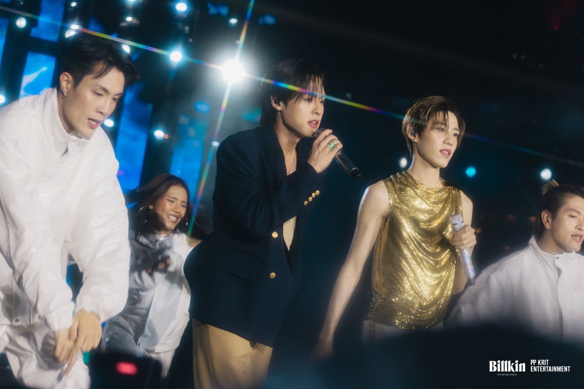 Billkin_Ent's tweet photo. ภาพบรรยากาศงานเคานต์ดาวน์สุดประทับใจที่ ICONSIAM 🧡🤍 #บิวกิ้นพีพีxไอคอนสยาม2025 

หวังว่าโชว์นี้จะเป็นโชว์ปิดท้ายปี 2024 ที่ประทับใจไปตลอดปี 2025 ของทุกคนนะ

#AmazingThailandCountdown2025
#COUNTDOWNatICONSIAM
#Bbillkin #PPKritt https://t.co/50GaHyFqlf
