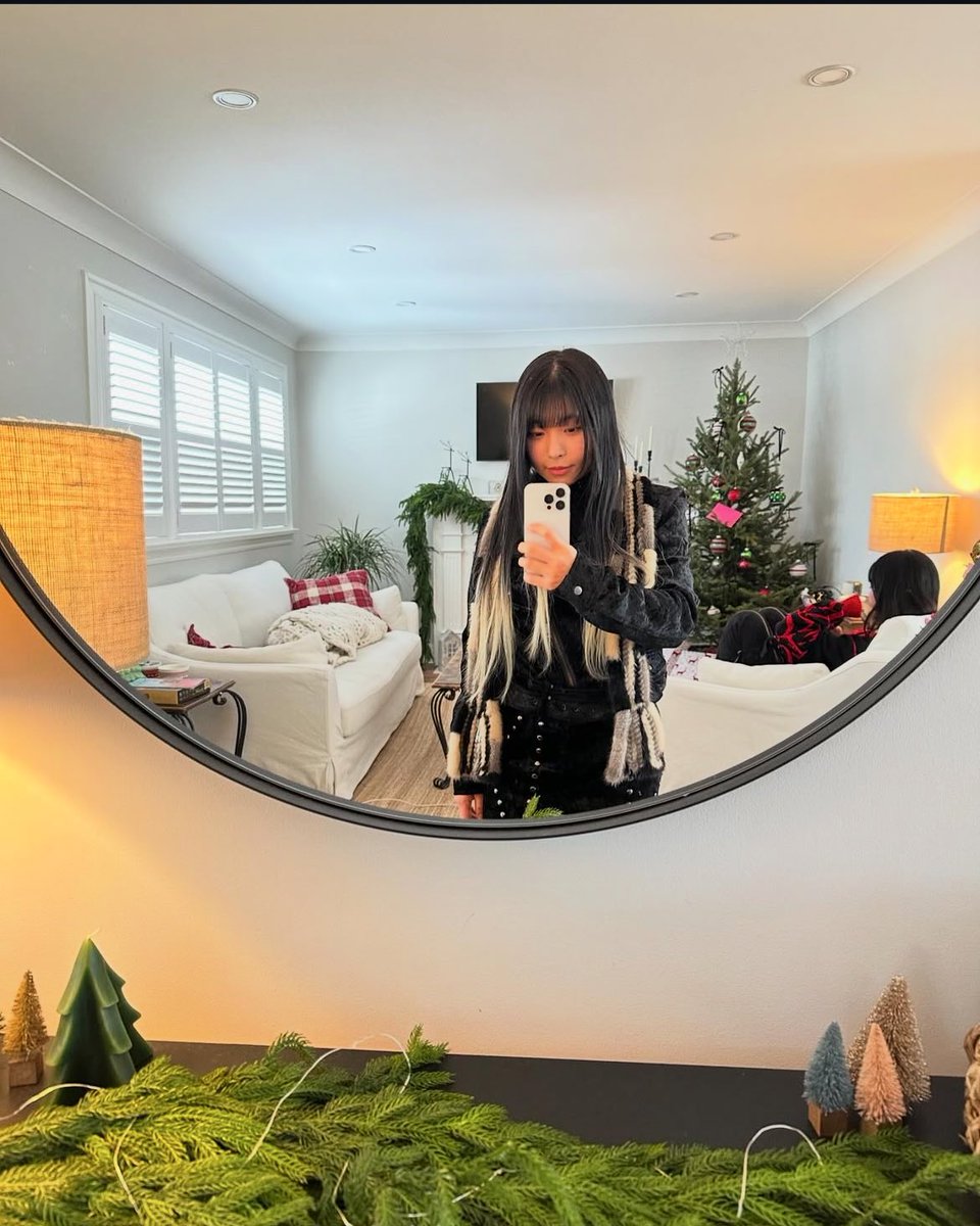 JvckiWai_Archiv's tweet photo. 2024.12.27 인스타그램 스토리 https://t.co/wIpl1X7TtU