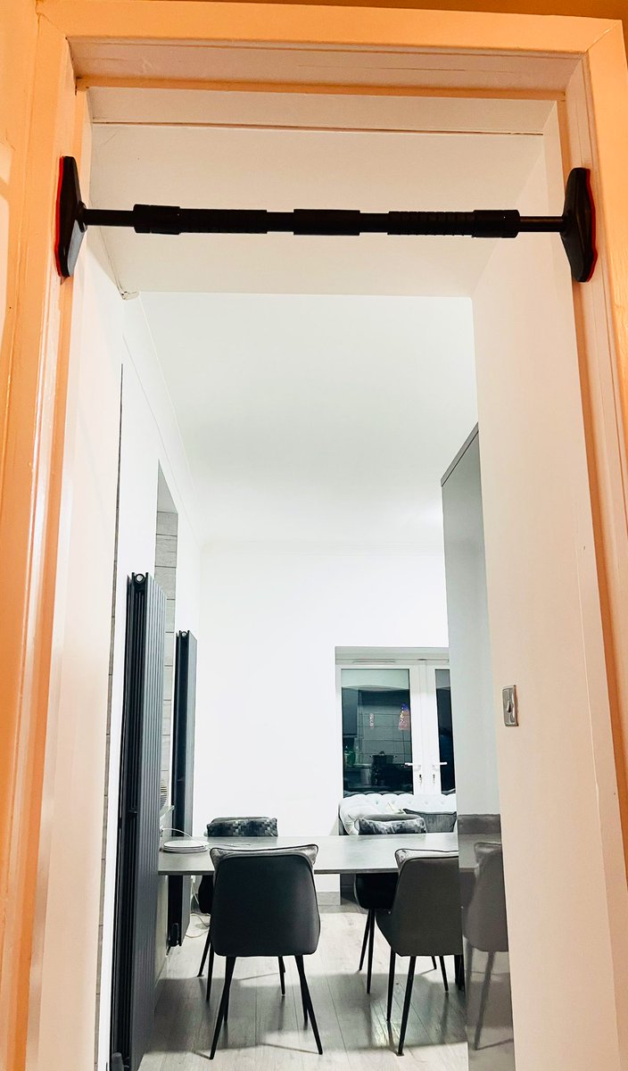 ManiraAhmad's tweet image. New Year, New Toy !

Pull up bar at the entrance of the kitchen. The aim is to attempt (where possible do) a pull up each time you enter the kitchen. 

Mum and Dad were in hysterics trying to out do each other 🙈😂

Let the games begin ! 😂

#KeepFit #StayActive