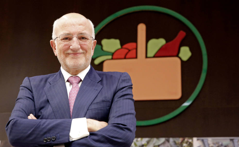 Mercadona de Juan Roig despidió a un trabajador por pesar un calamar (950 gramos) después de limpiarlo (842 gramos) para que le costara más barato. Hoy, el despido ha sido declarado improcedente y tendrán que indemnizarle con 15.000 euros.