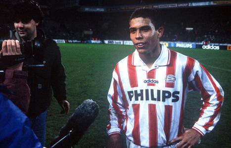 A young Ronaldo is interviewed during his time at PSV.