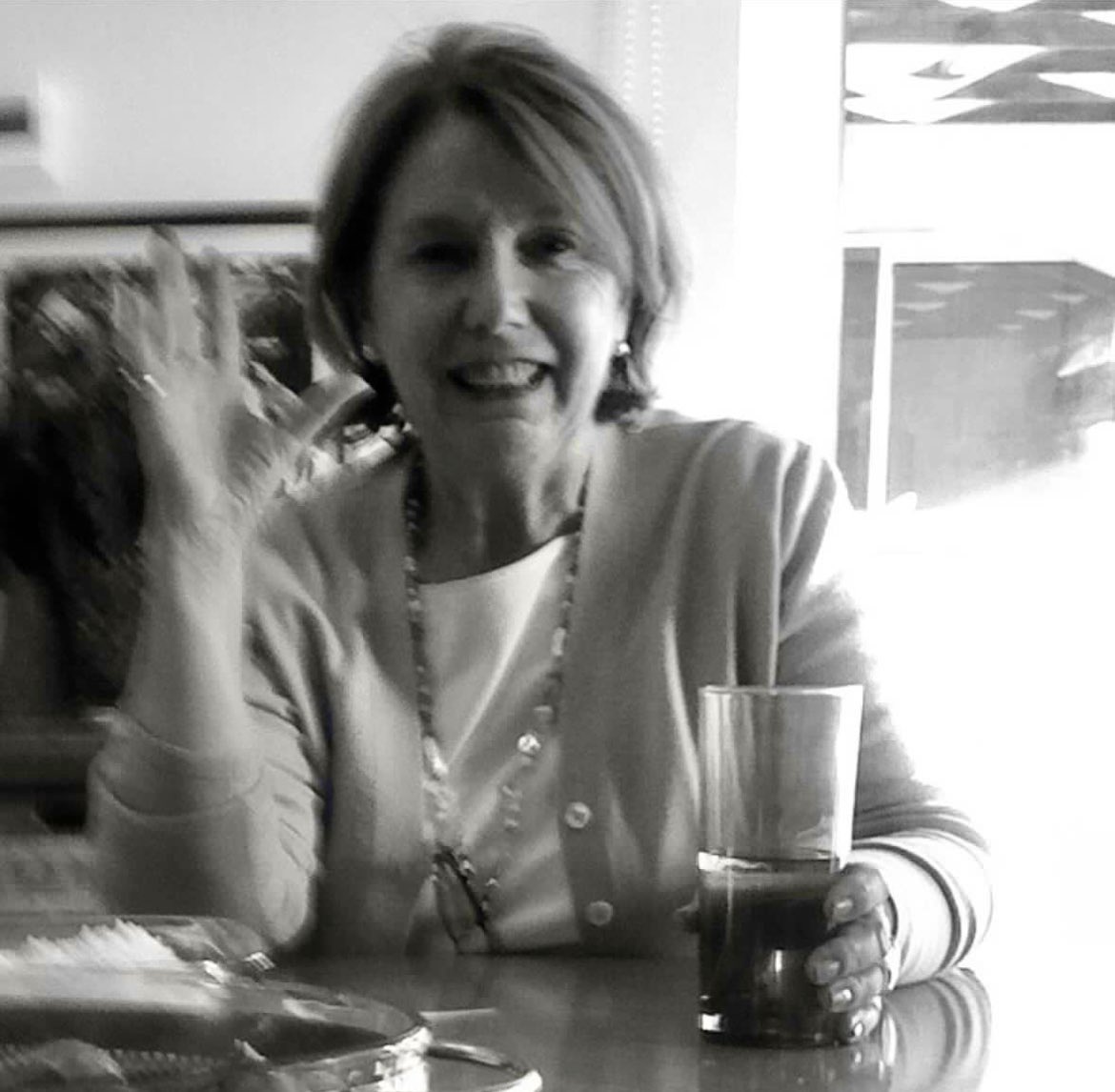 FirasbinRaad's tweet image. إن العيون تذرف والقلب يتقطع مع فراقك يا أمي ، نسأل الله لك الرحمة والمغفرة وأن يجعل مثواك الجنة يا رب العالمين ، فكنت الشمعة التي تضيء حياة أفراد أسرتنا الواسعة وسر سعادتهم ، وكنت على مر العقود منارة دافئة لأبنائنا وبناتنا من ذوي الإحتياجات الخاصة