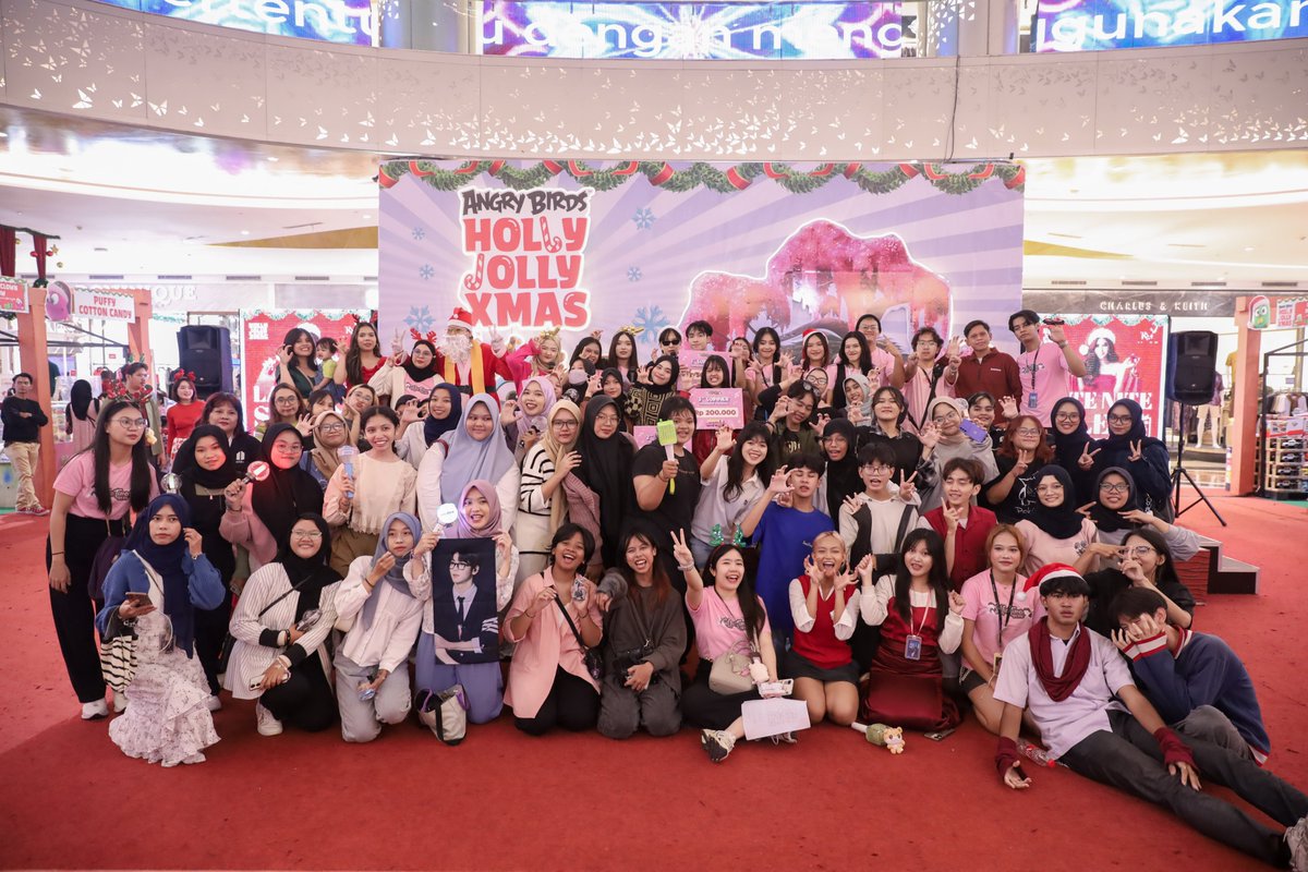 selfietimeid's tweet image. Siapa nih yang kemarin dateng ke 'GROOVE &amp;amp; SING PARTY' Selfie Time di TSM Cibubur?😆

Ada games, dance performance, random play dance, hingga noerabang! Seru banget kan, jangan lupa buat abadikan keseruan kalian dengan foto di Selfie Time
 
#selfietime #noraebang #randomplaydance