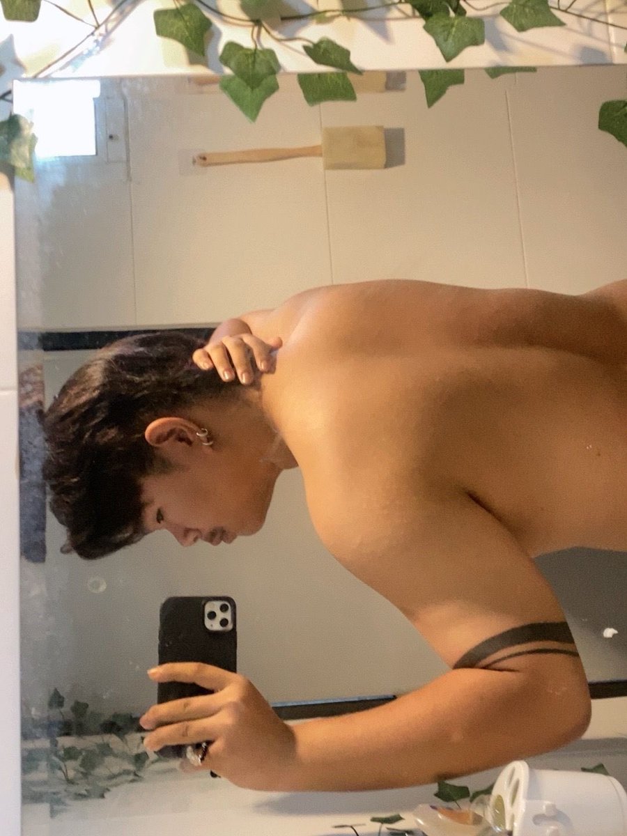 อินธนา tweet media