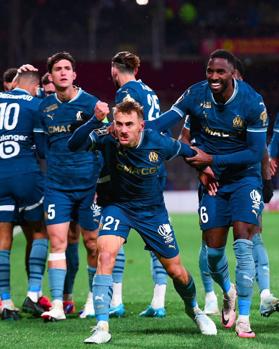 GuillaumeTarpi's tweet photo. 🎙️Roberto De Zerbi : « Rennes est intéressé par Valentin Rongier ? Il va falloir qu’ils cherchent un autre joueur parce qu’il est intransférable. » #TeamOM https://t.co/7SwD1TVABX