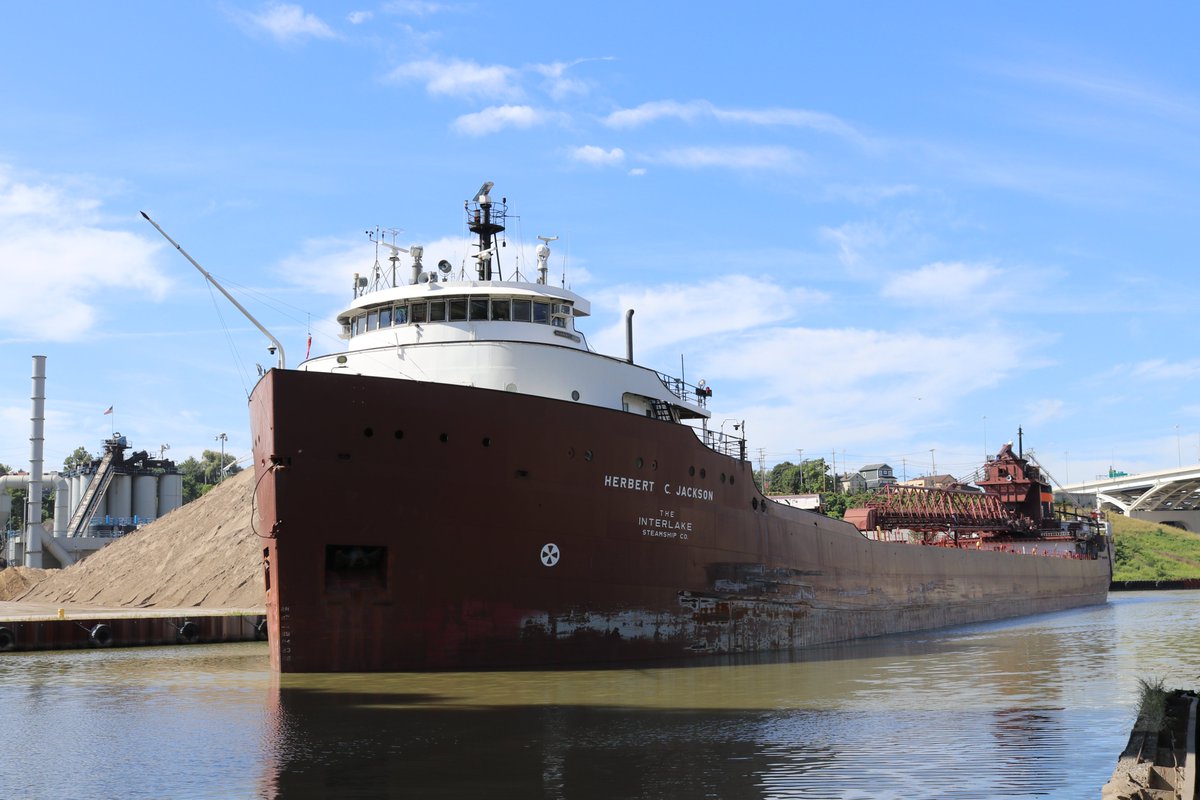 lcaships's tweet image. Shipments of limestone on the Great Lakes totaled 28.3 million tons in 2024, a decrease of 3.9 percent compared to 2023. 2024’s loadings were below the trade’s 5-year average by 2.9 percent.