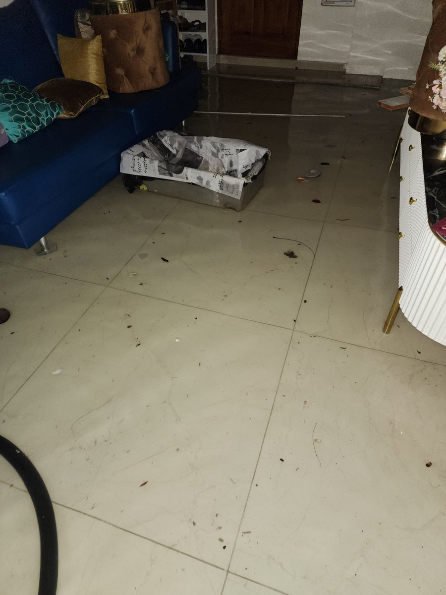 Vehey komme faharakuves mihen. No ones fault. At least apply koh koh ves flat akah eligible vaanamathaa 🥲 it has become an unhabitable area now. Sewage water overflow to whole house. Still buildings thah nagane ok.dhenee, meehun thohjassanee 🤷 even though system cannot cater.