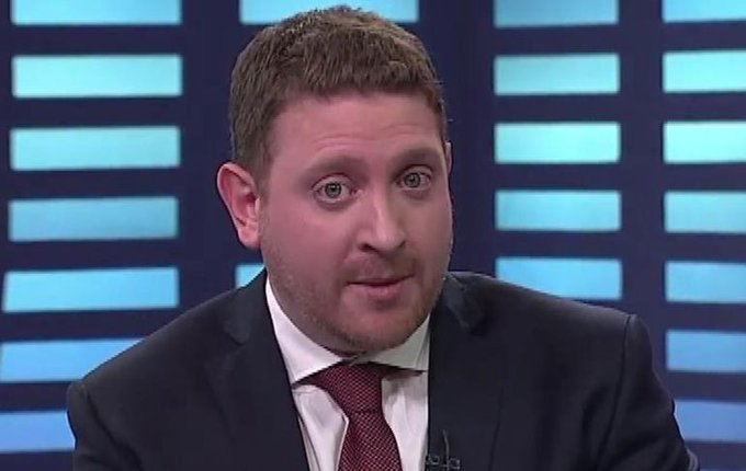 casper_sl's tweet photo. El mercenario disfrazado de periodista sabra algo sobre el paradero de #Ritondo o del #ColoSantilli ? https://t.co/HkjVpNnKjI