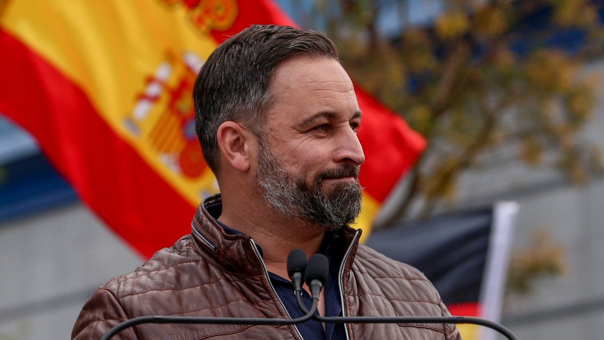 🔴 VOX se OPONE y RECHAZA introducir el Islam en los colegios:

"NO QUEREMOS NIÑAS TAPADAS CON VELOS. NO QUEREMOS MENÚS HALAL."

¿Qué te parece? 🤔🤔