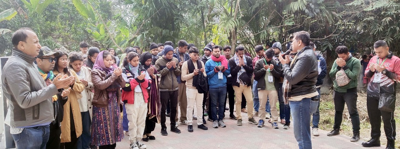 ভাষা সৈনিক ও বীর মুক্তিযোদ্ধা লুৎফর রহমানের কবর জিয়ারতে বিএনসিসি’র ডিজি