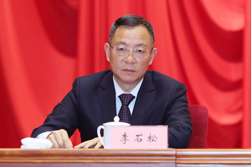 PDChinese's tweet photo. 【雲南省委原常委、省政府原副省長李石松被決定逮捕】記者3日從最高人民檢察院獲悉，雲南省委原常委、省政府原副省長李石松涉嫌1受賄一案，由國家監察委員會調查終結，移送檢察機關審查起訴。日前，最高人民檢察院依法以涉嫌受賄罪對李石鬆作出逮捕決定。該案正在進一步辦理中。 https://t.co/JoLpyBrWqv