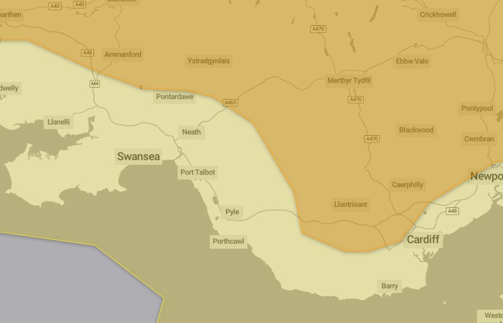#INFORMATION | The <a href="/metoffice/">Met Office</a> has now issued an amber warning for snow and ice, in force from 6pm on Saturday to 12pm on Sunday. 🟠

A yellow warning has also been issued, in force for a wider area and from 12pm on Saturday to 11.59pm on Sunday. 🟡

🔗 weather.metoffice.gov.uk/warnings-and-a…